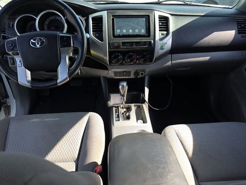 Used 2014 Toyota Tacoma PreRunner w/ SR5 Package RWD image 4