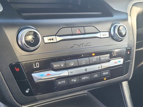 Used 2020 Ford Explorer XLT w/ Equipment Group 202A image 22