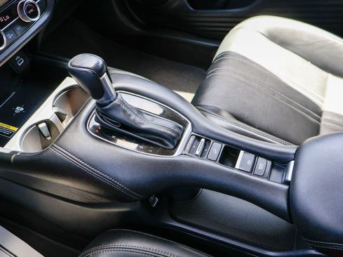 Used 2023 Honda HR-V EX-L image 16