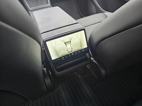 Used 2026 Tesla Model Y AWD image 22