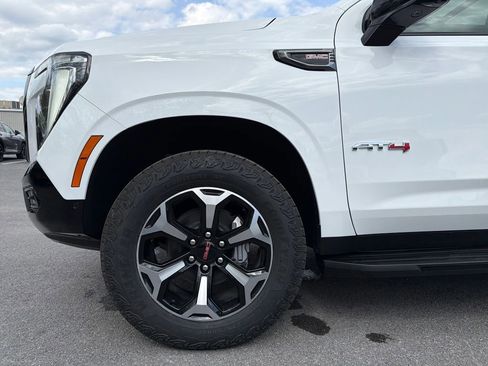 New 2026 GMC Yukon XL AT4 w/ LPO, Floor Liner Package AWD/4WD image 28