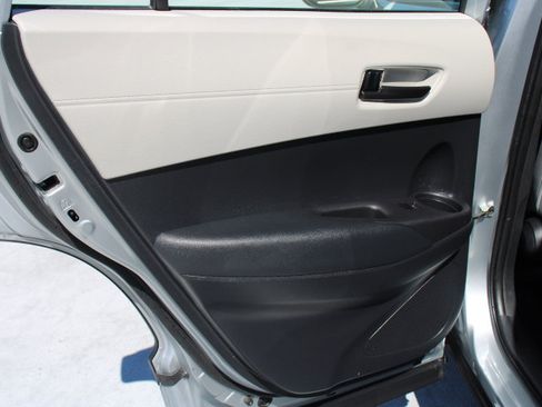 Certified 2024 Toyota Corolla Cross L image 12