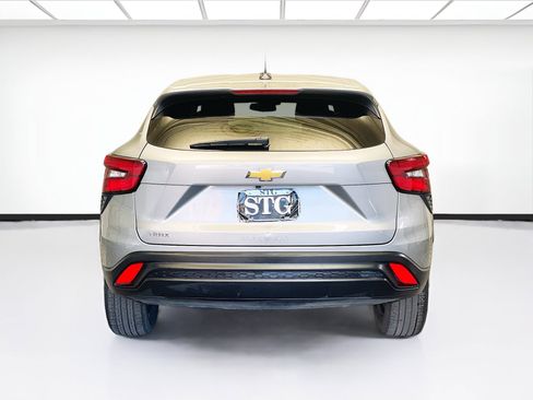 Used 2024 Chevrolet Trax LS w/ Driver Confidence Package image 5