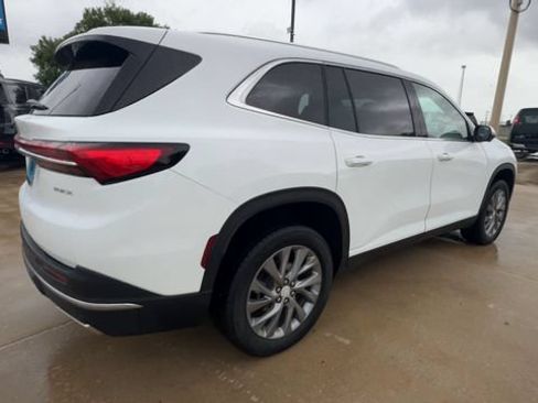 Certified 2026 Buick Enclave Preferred FWD image 8