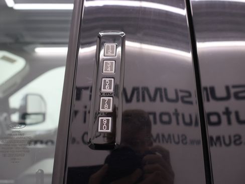 Used 2022 Ford F250 XLT w/ XLT Premium Package image 39