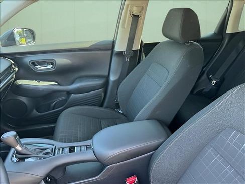 Used 2024 Honda HR-V LX image 9