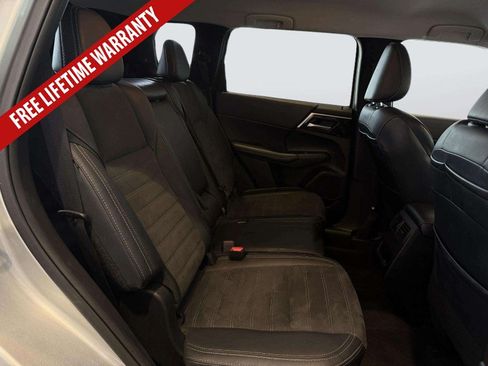 Used 2024 Mitsubishi Outlander FWD image 33