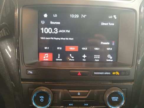 Used 2017 Ford Explorer XLT w/ Equipment Group 202A FWD image 25