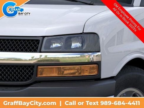New 2025 Chevrolet Express 3500 Extended image 10