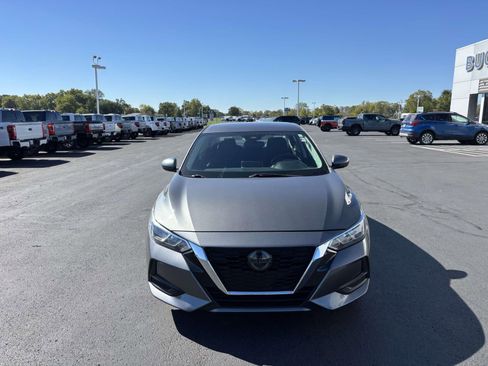 Used 2021 Nissan Sentra SV image 2