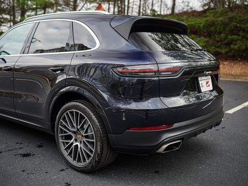 Used 2022 Porsche Cayenne image 7