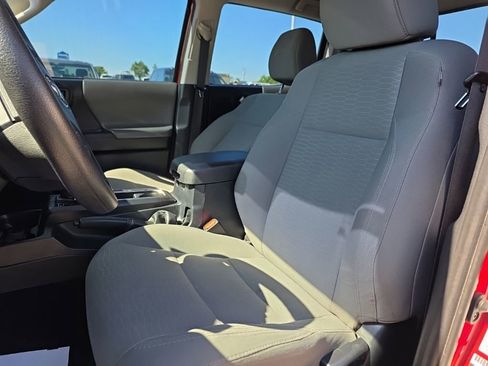 Used 2018 Toyota Tacoma SR w/ SR Convenience Package AWD/4WD image 16