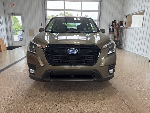 Used 2022 Subaru Forester Premium AWD/4WD image 8