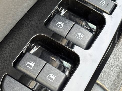 Used 2023 Kia Sportage EX image 30