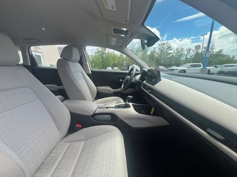 Used 2025 Honda HR-V LX image 10
