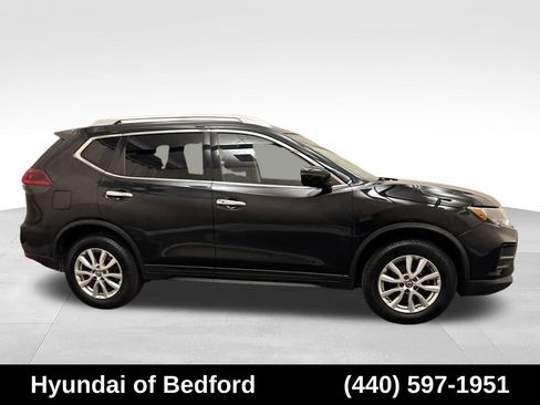 Used 2018 Nissan Rogue SV AWD/4WD image 4