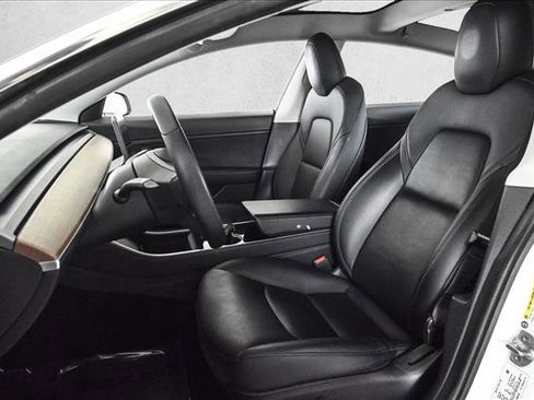 Used 2020 Tesla Model 3 Long Range image 17