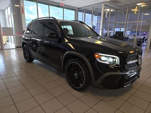 Used 2023 Mercedes-Benz GLB 250 image 2
