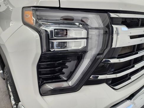 Used 2024 Chevrolet Silverado 2500 LTZ w/ LTZ Plus Package image 27