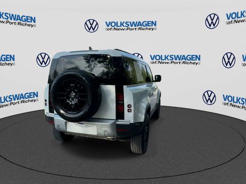 Used 2025 Land Rover Defender 110 S AWD/4WD image 7