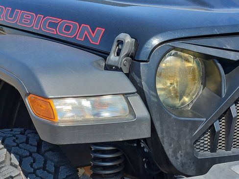 Used 2021 Jeep Gladiator Rubicon AWD/4WD image 8
