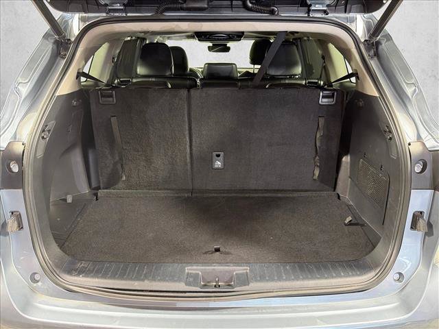 Used 2022 Toyota Highlander XLE FWD image 19