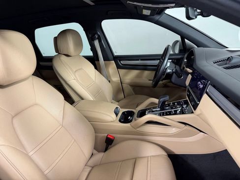 Certified 2022 Porsche Cayenne Platinum Edition AWD/4WD image 14