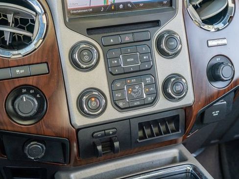 Used 2013 Ford F250 Lariat w/ Lariat Ultimate Pkg image 29