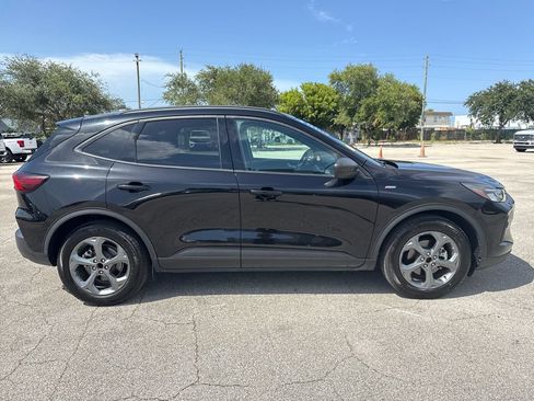 Used 2025 Ford Escape ST-Line FWD image 2
