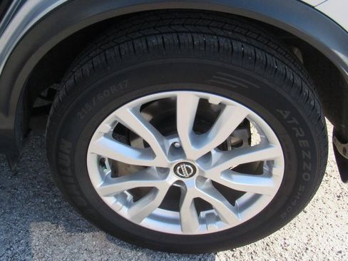 Used 2022 Nissan Rogue Sport S image 9