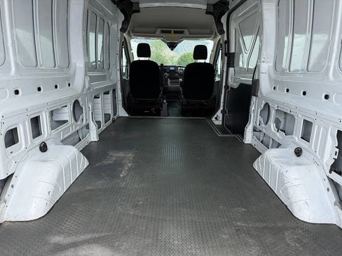 Used 2020 Ford Transit 250 Medium Roof AWD image 20