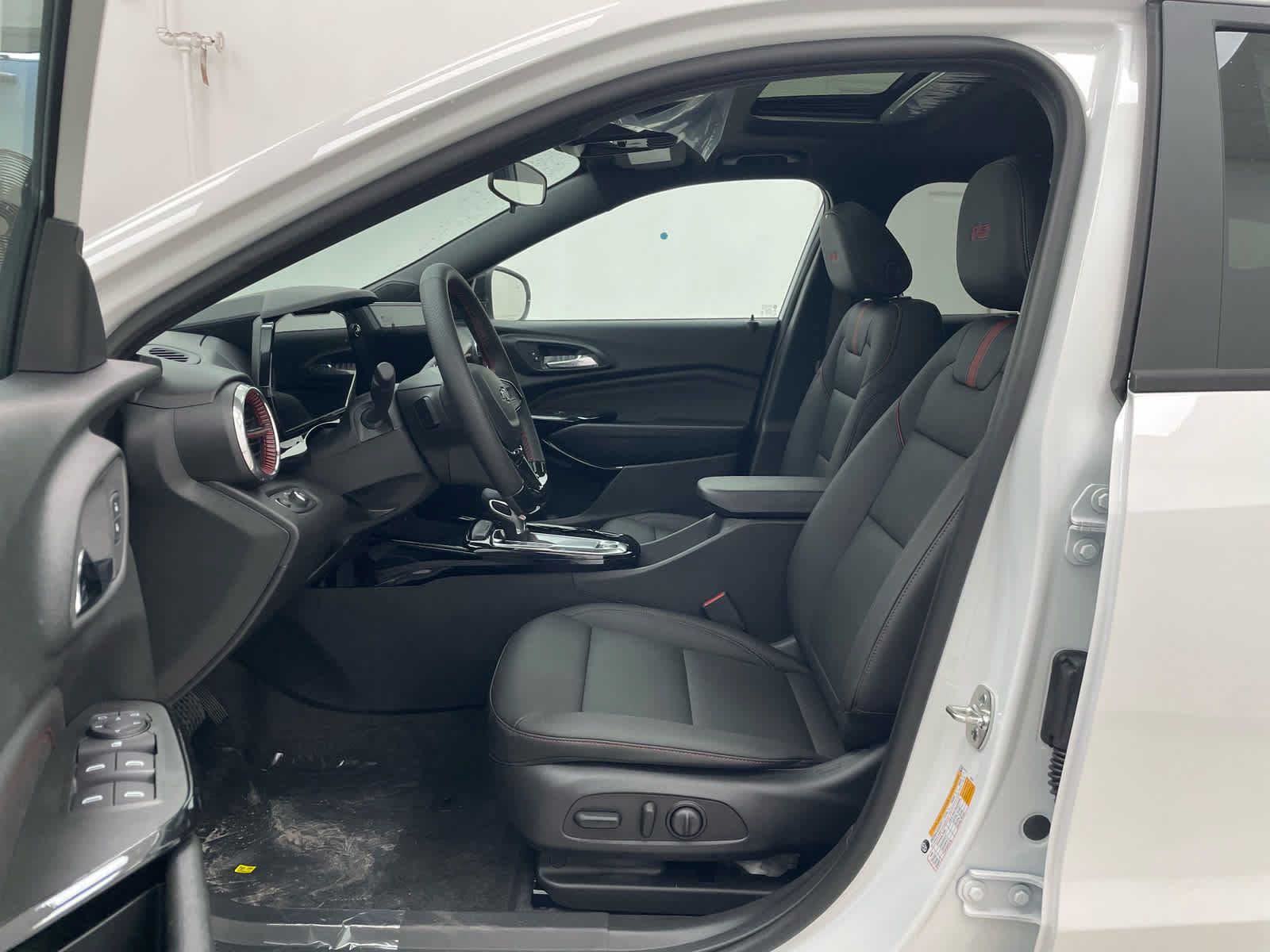 New 2026 Chevrolet Trax RS w/ Sunroof Package FWD image 9