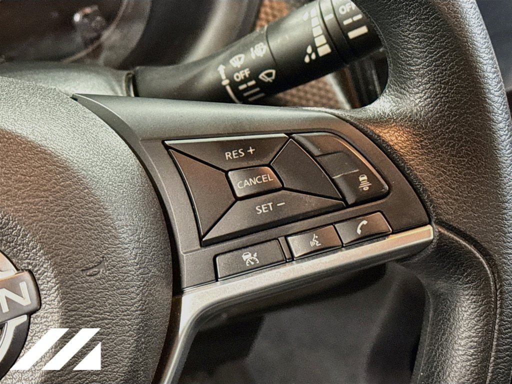 Used 2023 Nissan Kicks SV FWD image 13