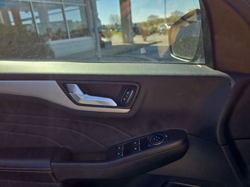 Used 2022 Ford Escape SEL AWD/4WD image 15