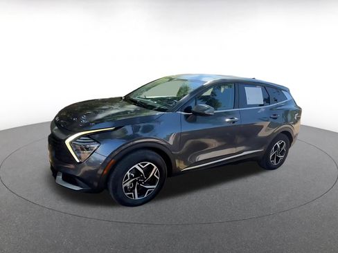 Used 2025 Kia Sportage LX FWD image 8