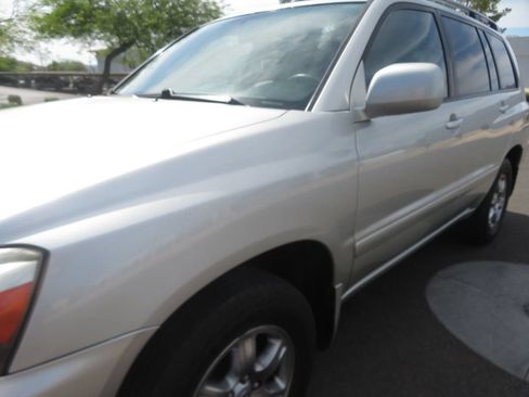 Used 2004 Toyota Highlander 4WD V6 image 8