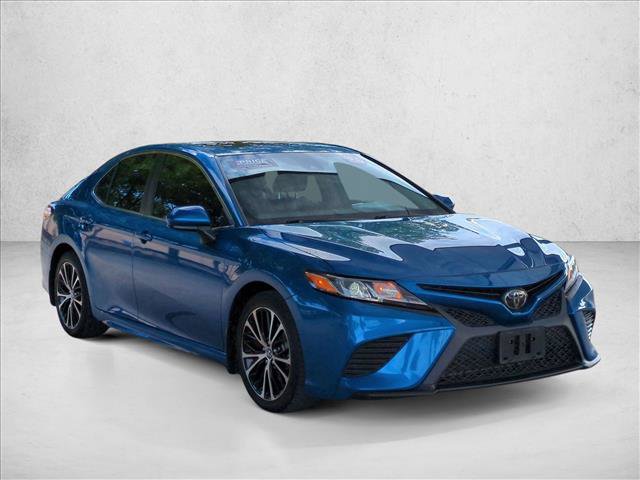 Used 2020 Toyota Camry SE FWD image 3
