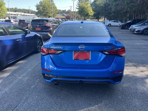 Used 2025 Nissan Sentra SR w/ SR Premium Package FWD image 3