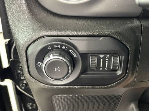 Used 2022 Jeep Wrangler Unlimited Sport AWD/4WD image 16