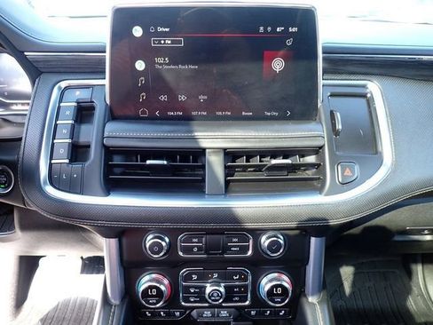 Used 2022 GMC Yukon SLT w/ SLT Premium Package AWD/4WD image 29