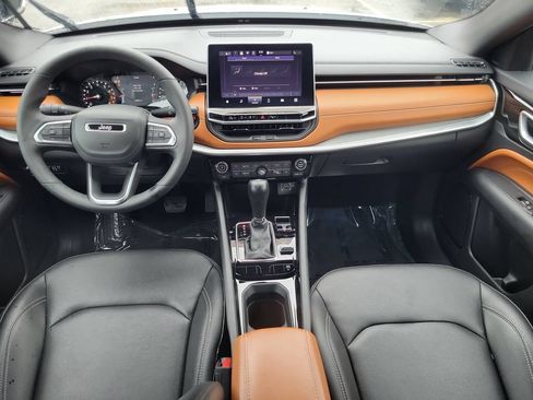 Certified 2025 Jeep Compass Limited AWD/4WD image 14