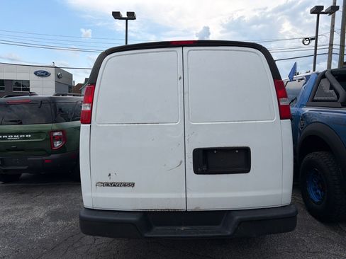 Used 2020 Chevrolet Express 3500 Extended RWD image 3