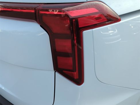 New 2026 Kia Carnival EX image 11