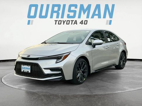 Used 2026 Toyota Corolla SE FWD image 3