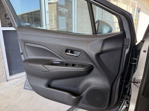 Used 2025 Nissan Versa SV FWD image 18