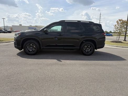 New 2026 Honda Pilot TrailSport image 2