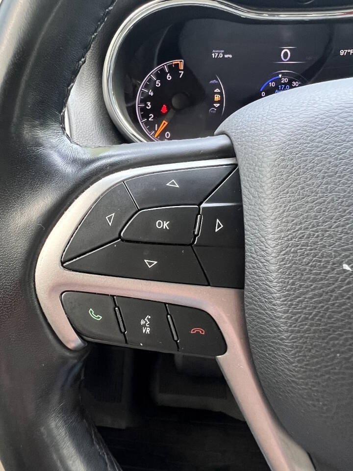 Used 2020 Jeep Grand Cherokee Laredo AWD/4WD image 21