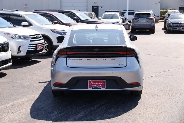 Certified 2025 Toyota Prius LE AWD/4WD image 6