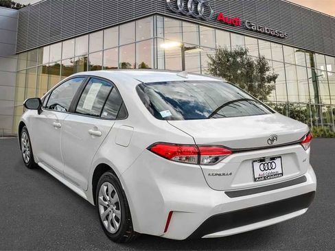 Used 2021 Toyota Corolla LE w/ Carpet Mat Package (TMS) image 2