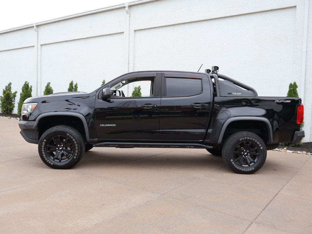 Used 2019 Chevrolet Colorado ZR2 w/ ZR2 Midnight Special Edition AWD/4WD image 3